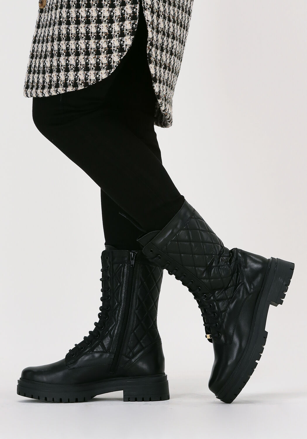 Zwarte NIKKIE Veterboots PEBBEL BOOTS - large