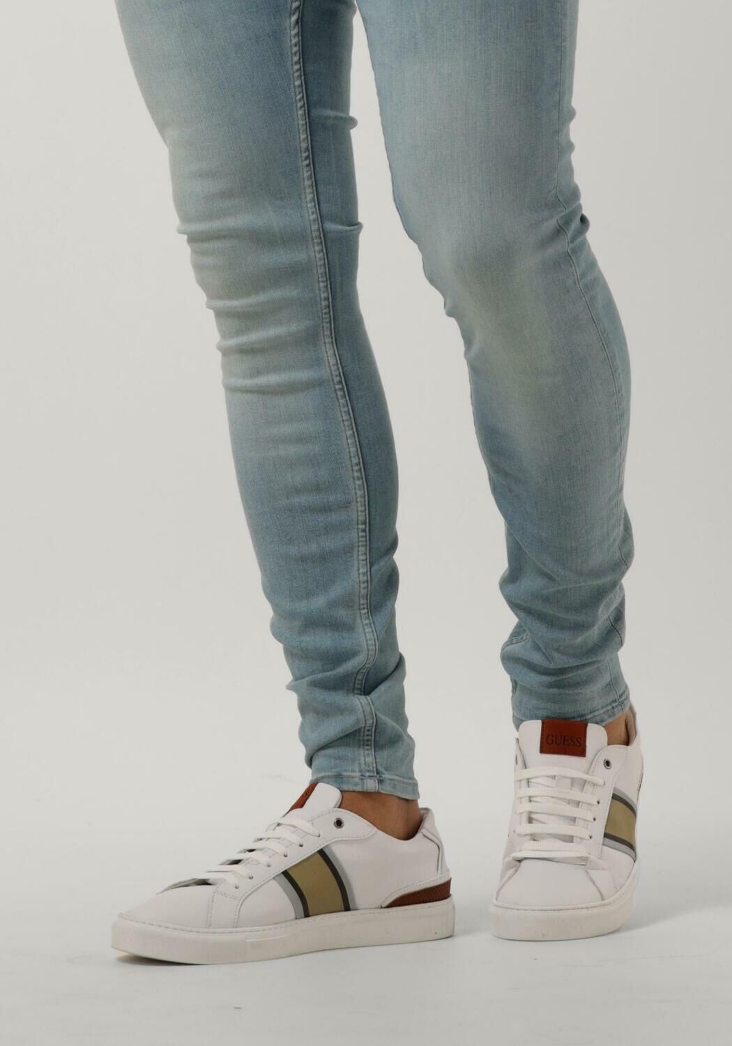 Witte GUESS Lage sneakers TODI LOW - large