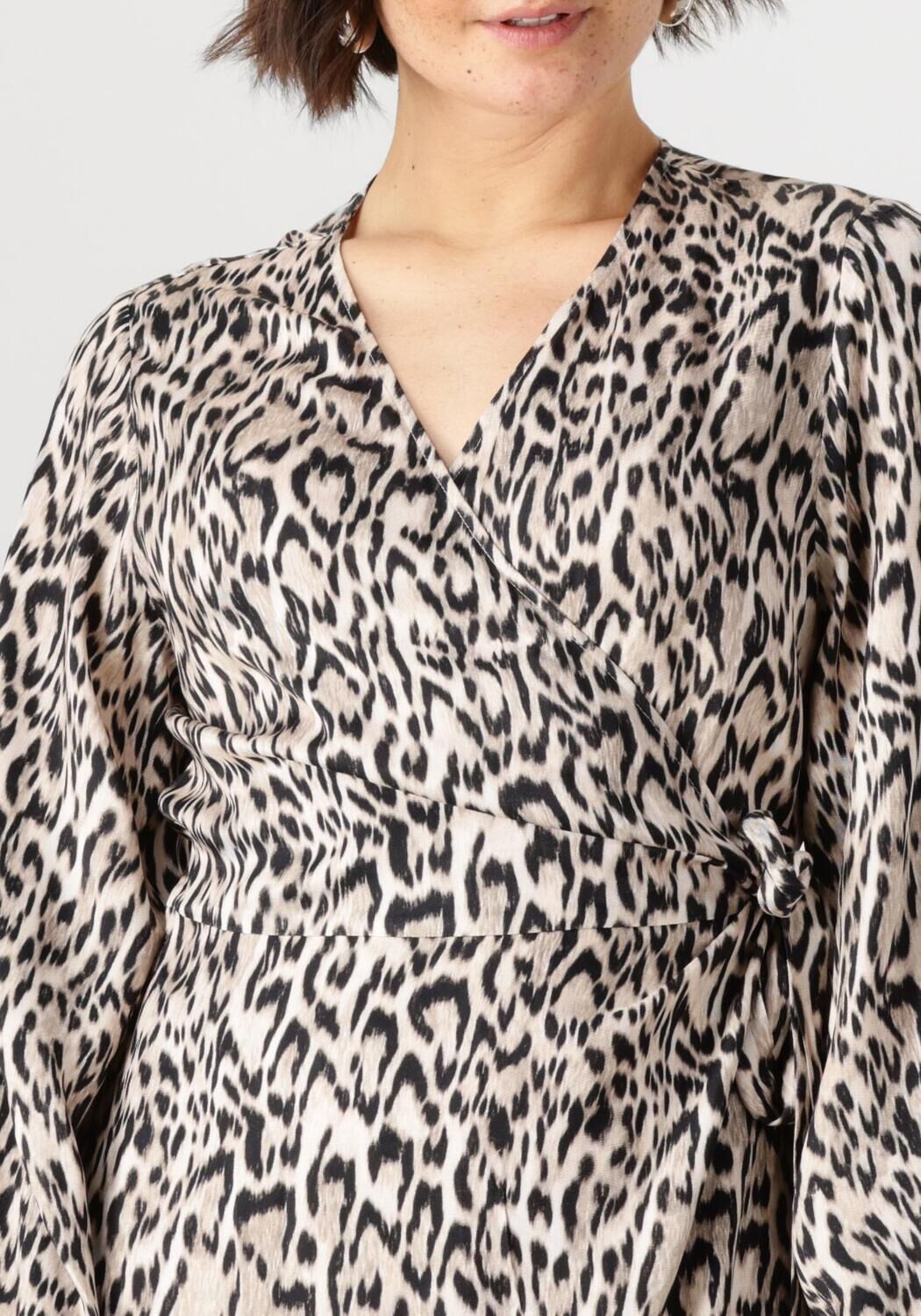 JANSEN AMSTERDAM Dames Jurken Rebecca Jurk Wa 564 Wrap Long Sleeve Bruin