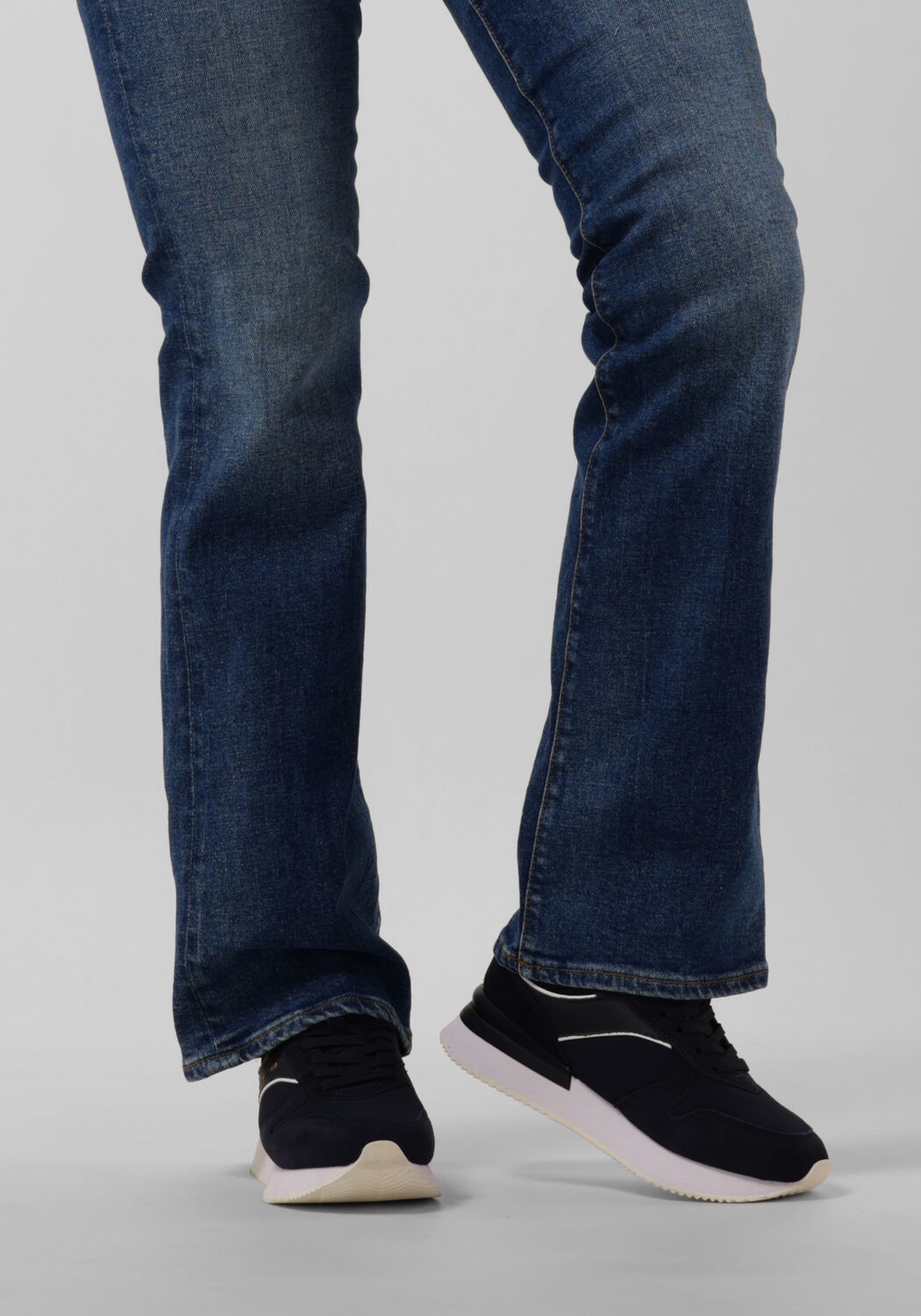 Blauwe TOMMY HILFIGER Lage sneakers ELEVATED FEMININE RUNNER - large