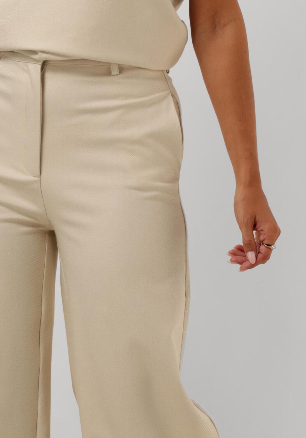 EST'SEVEN Dames Broeken Ferreira Josiah Trouser Beige