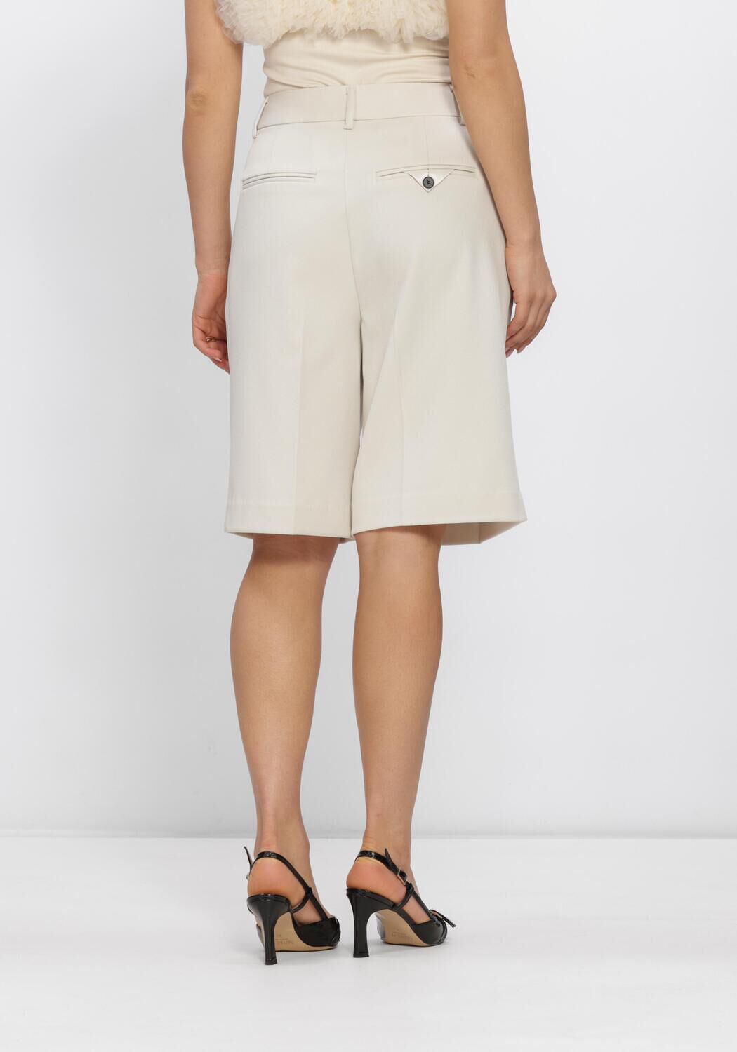 Beige HAUTE L'AMITI&Eacute; Korte broek PREMIERE BERMUDA - large