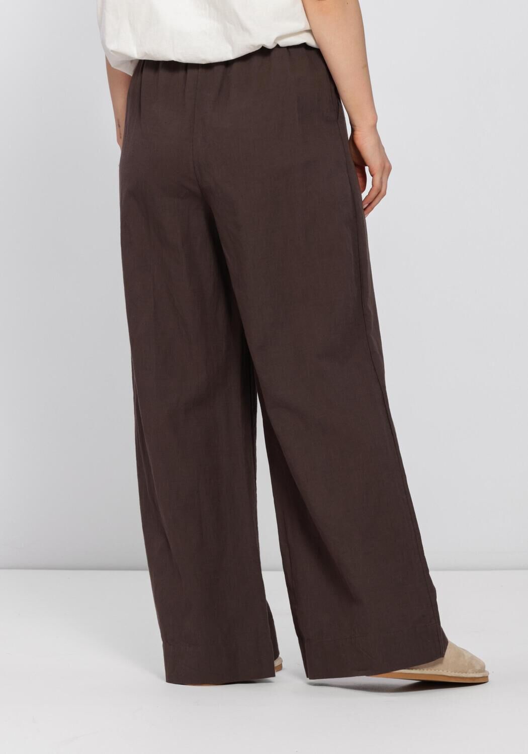 Bruine NEO NOIR Broeken HEIFA LINEN PANTS - large