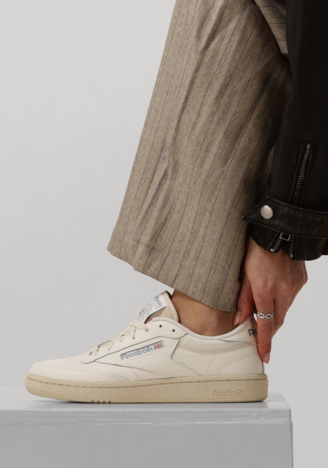 Beige REEBOK Lage sneakers CLUB C 85 WOMAN Omoda