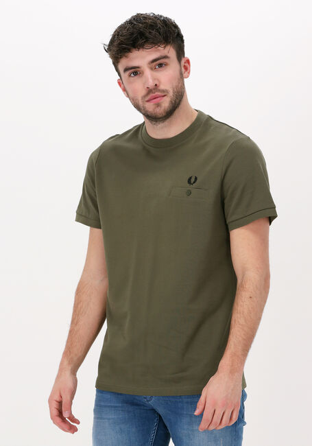Groene FRED PERRY T-shirt POCKET DETAIL PIQUE SHIRT - large