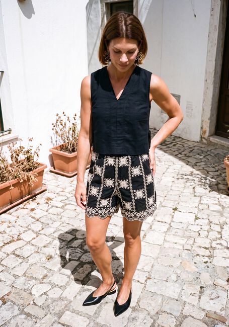 Zwarte ROUGE EDIT Rokken ROUNALA HW WF SHORTS - large