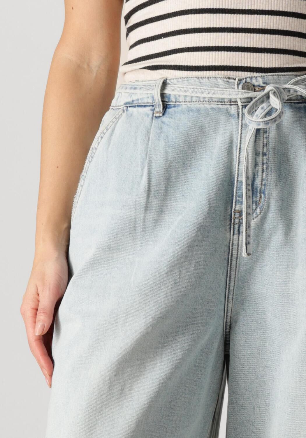 CIRCLE OF TRUST Dames Jeans Kenzi Wide Leg Blauw