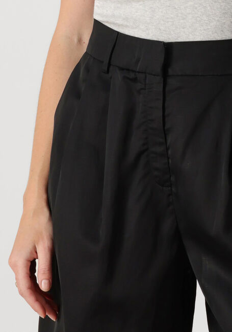 Zwarte WITHBLACK Wijde broek WBLSELMA WIDE LINEN BERMUDA - large