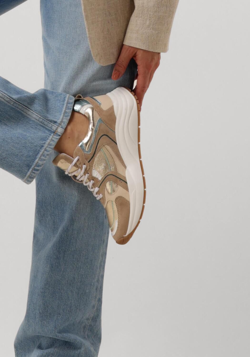 Gouden OMODA Lage sneakers CHARU - large
