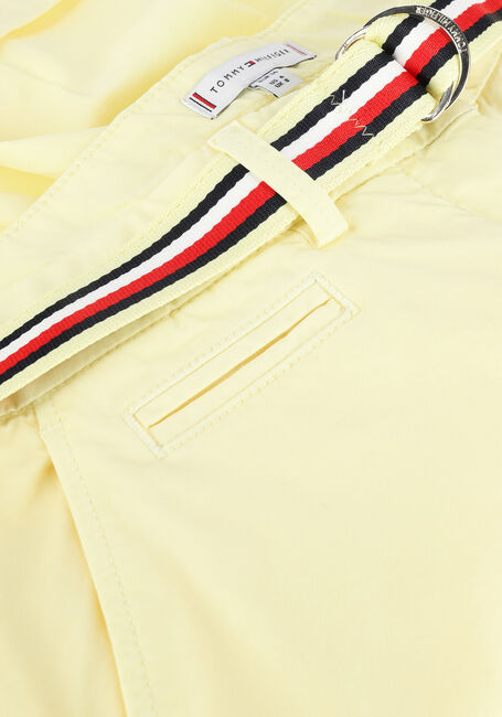 Gele TOMMY HILFIGER Shorts COTTON TENCEL CHINO - large