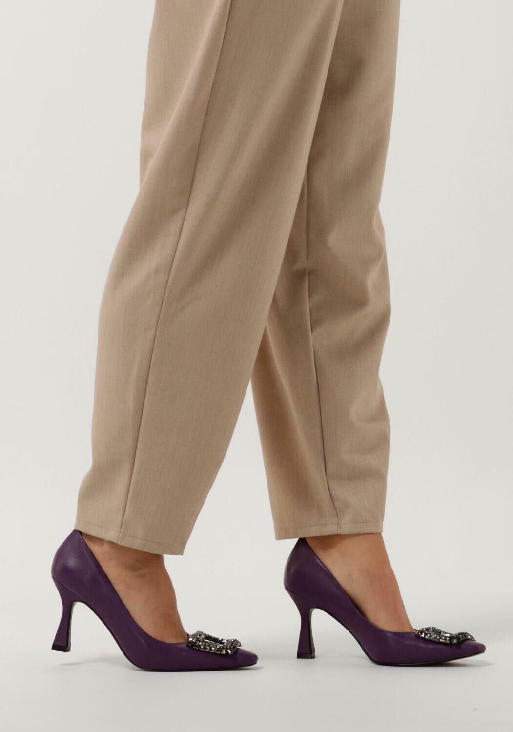 Schoenen Pumps Spitse pumps Prada Spitse pumps bruin casual uitstraling 