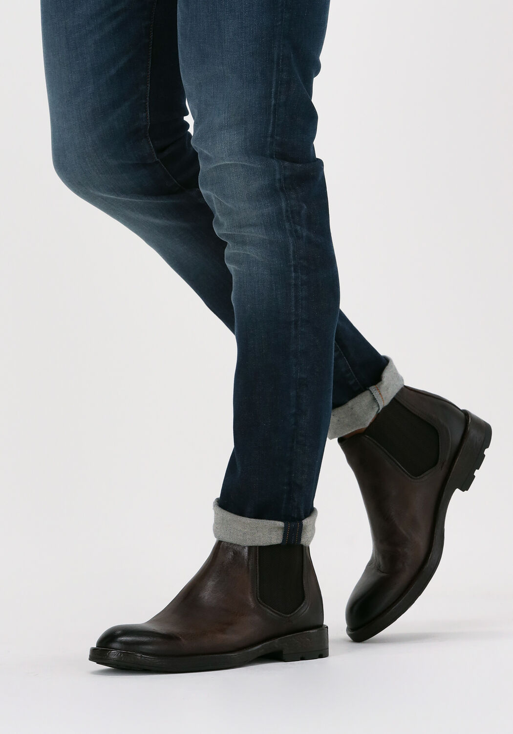 Bruine GIORGIO Chelsea boots 67401 | Omoda