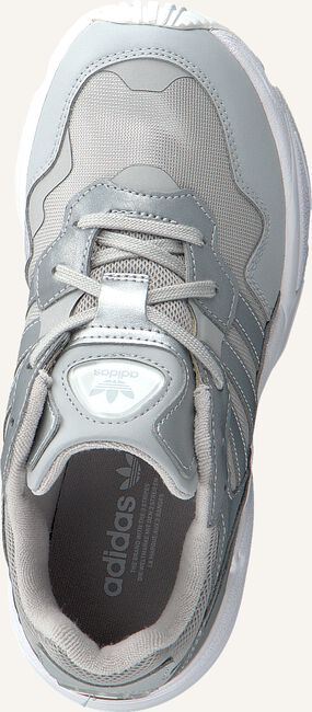 Grijze ADIDAS Lage sneakers YUNG-96 J Grijze ADIDAS Lage sneakers YUNG-96 J - large