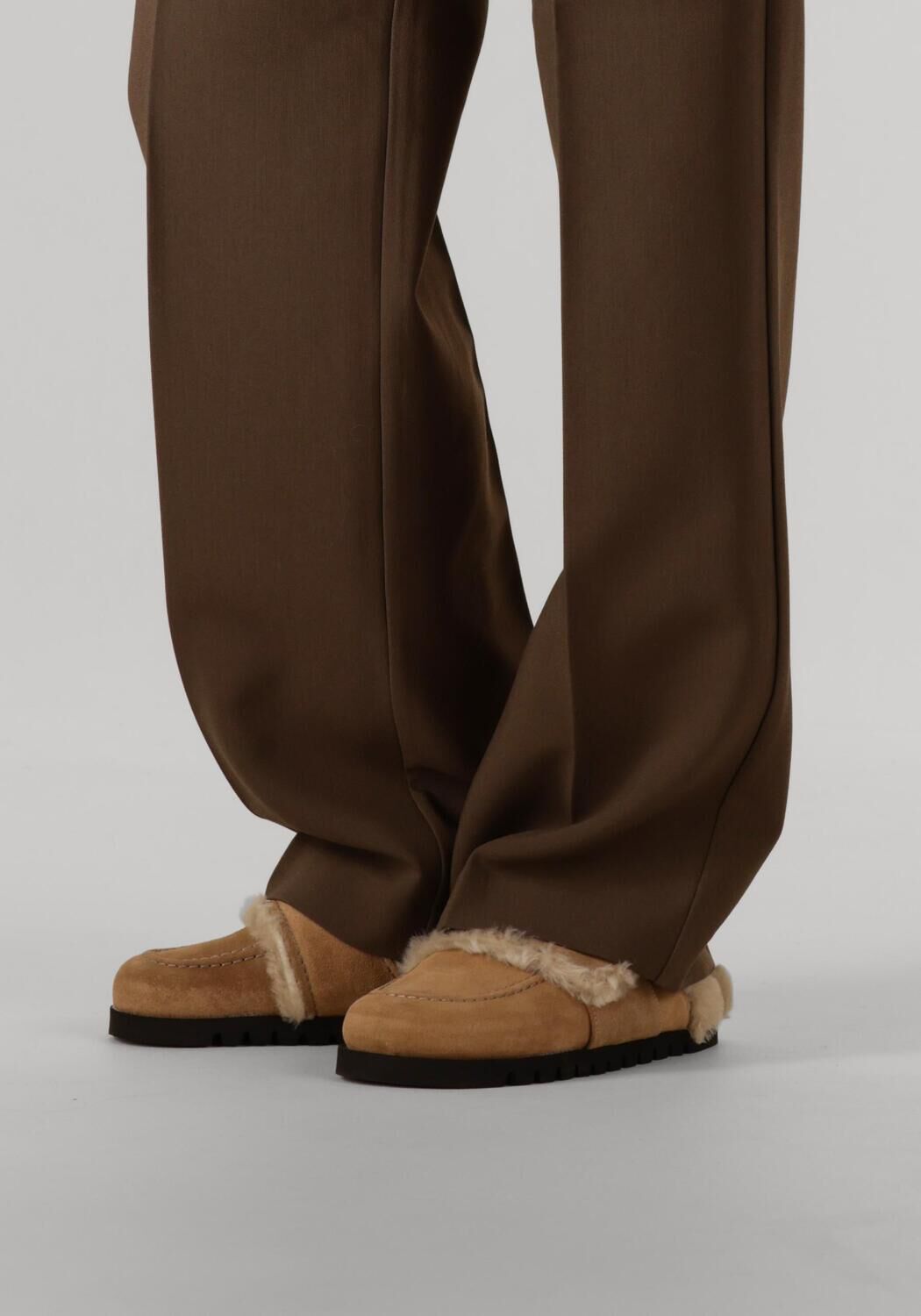 Beige NUBIKK Instappers TEDDY FUR - large