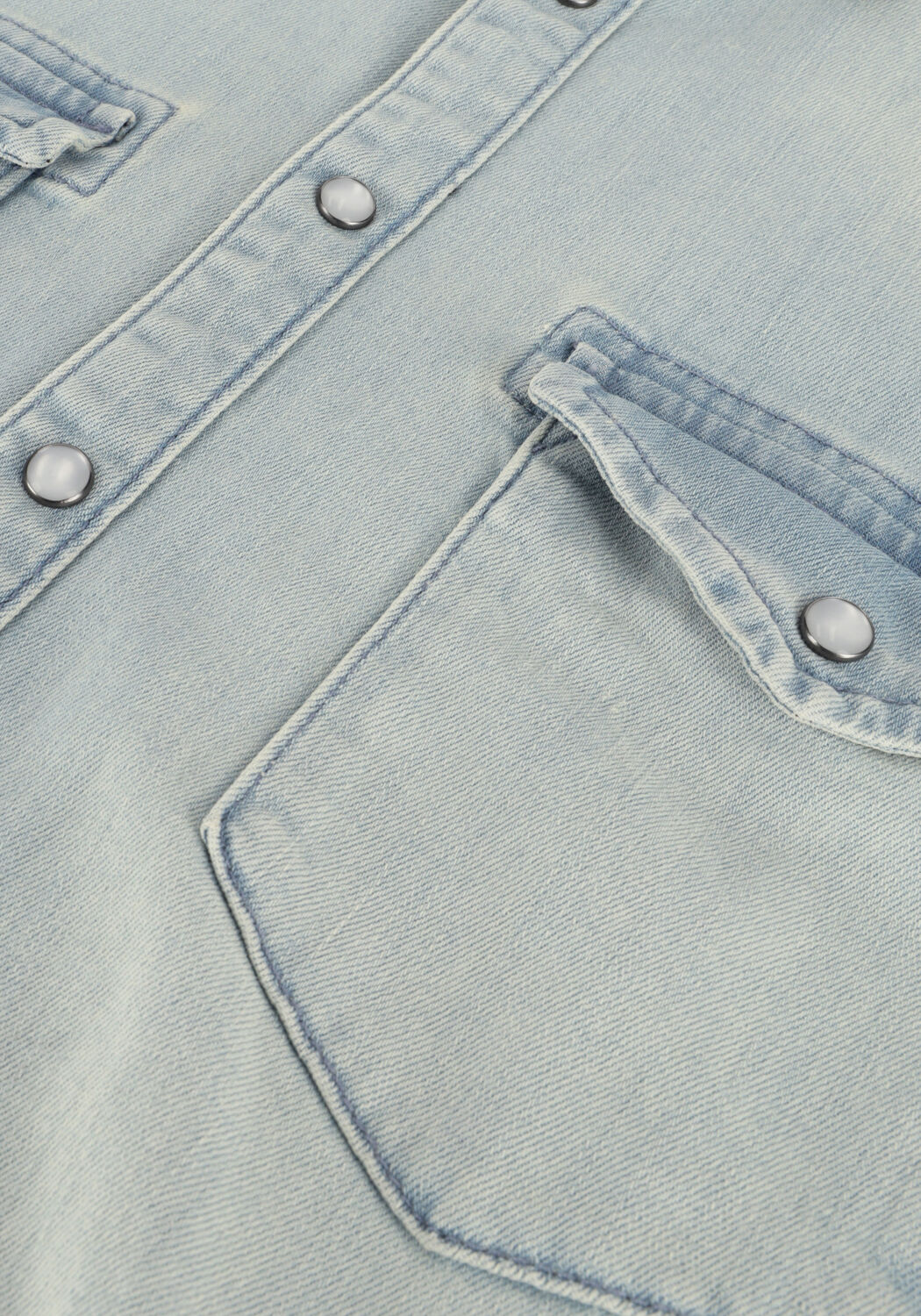 Lichtblauwe PUREWHITE Overshirt DENIM SHIRT WITH PRESSBUTTONS AND POCKETS ON CHEST - large