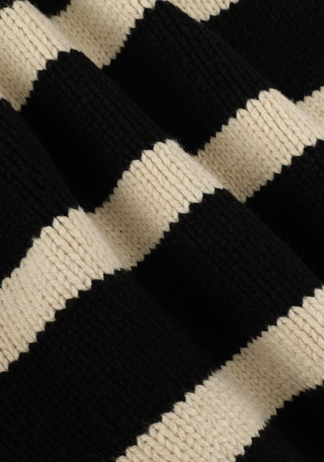 Zwarte NEO NOIR Coltrui FANNING STRIPE KNIT BLOUSE - large