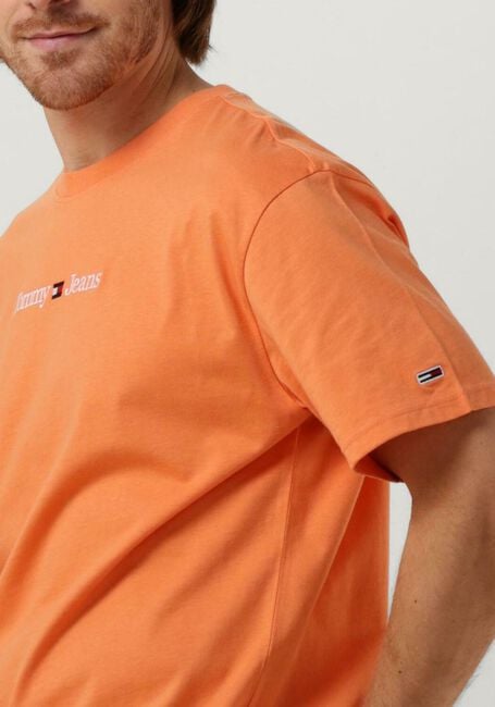 Oranje TOMMY JEANS T-shirt TJM CLASSIC LINEAR LOGO TEE - large