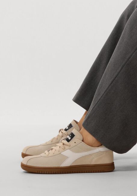 Beige DIADORA Lage sneakers TOKYO - large