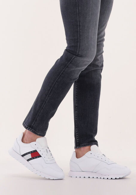 Witte TOMMY JEANS Lage sneakers TOMMY JEANS RETRO RUNNER CORE - large