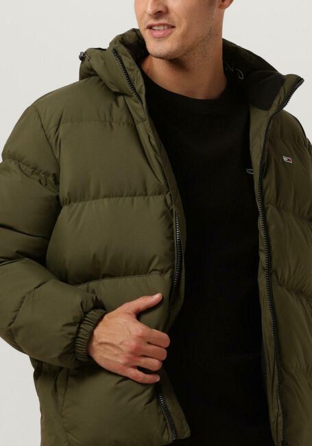 Groene TOMMY JEANS Gewatteerde jas TJM ESSENTIAL DOWN JACKET - large