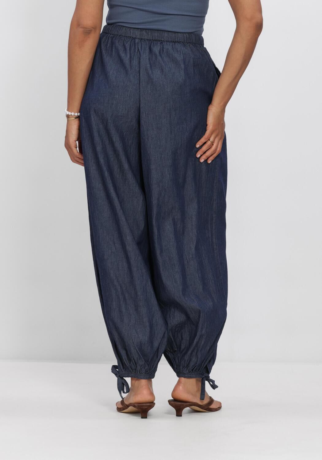 Blauwe NEO NOIR Broeken ROXANE BALLOON DENIM PANTS - large