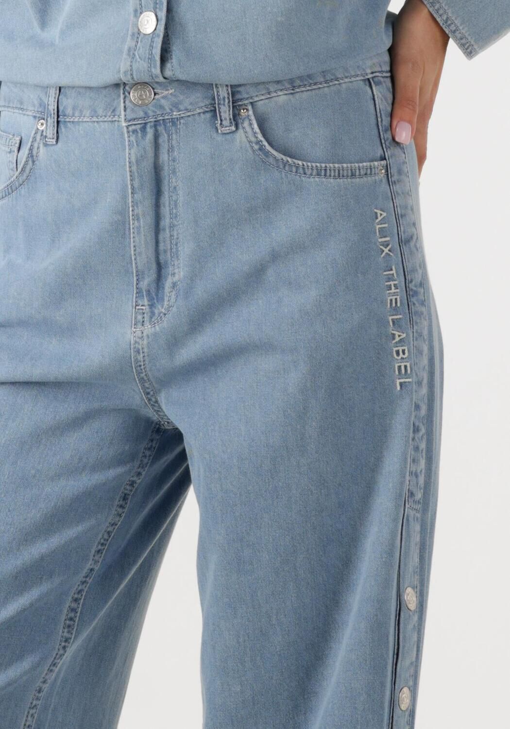 ALIX THE LABEL Dames Jeans Ladies Woven Chambray Denim Pants Lichtblauw