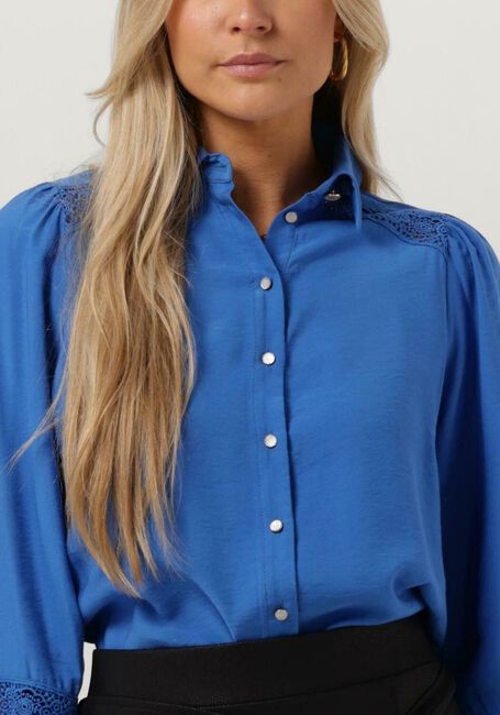 Blauwe JANSEN AMSTERDAM Blouse W754 BLOUSE LACE DETAILS AND LONG PUFFSLEEVES - large