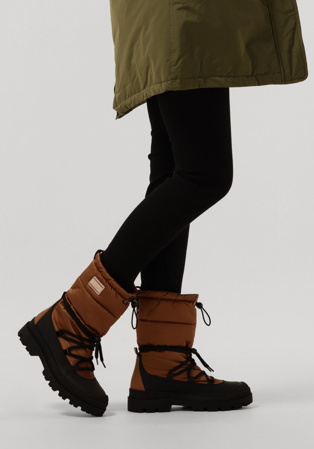 Bronzen SCOTCH \u0026 SODA CONNI SNOWBOOT | Omoda