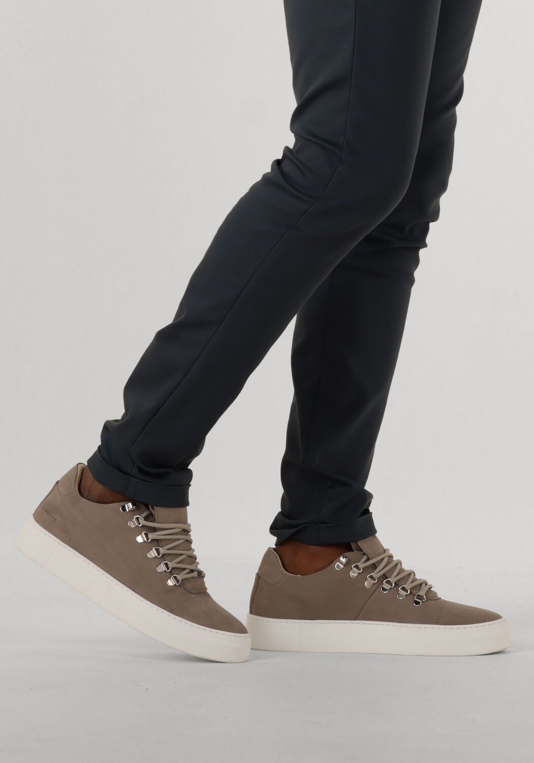 Grijze NUBIKK Lage sneakers JAGGER CLASSIC - large