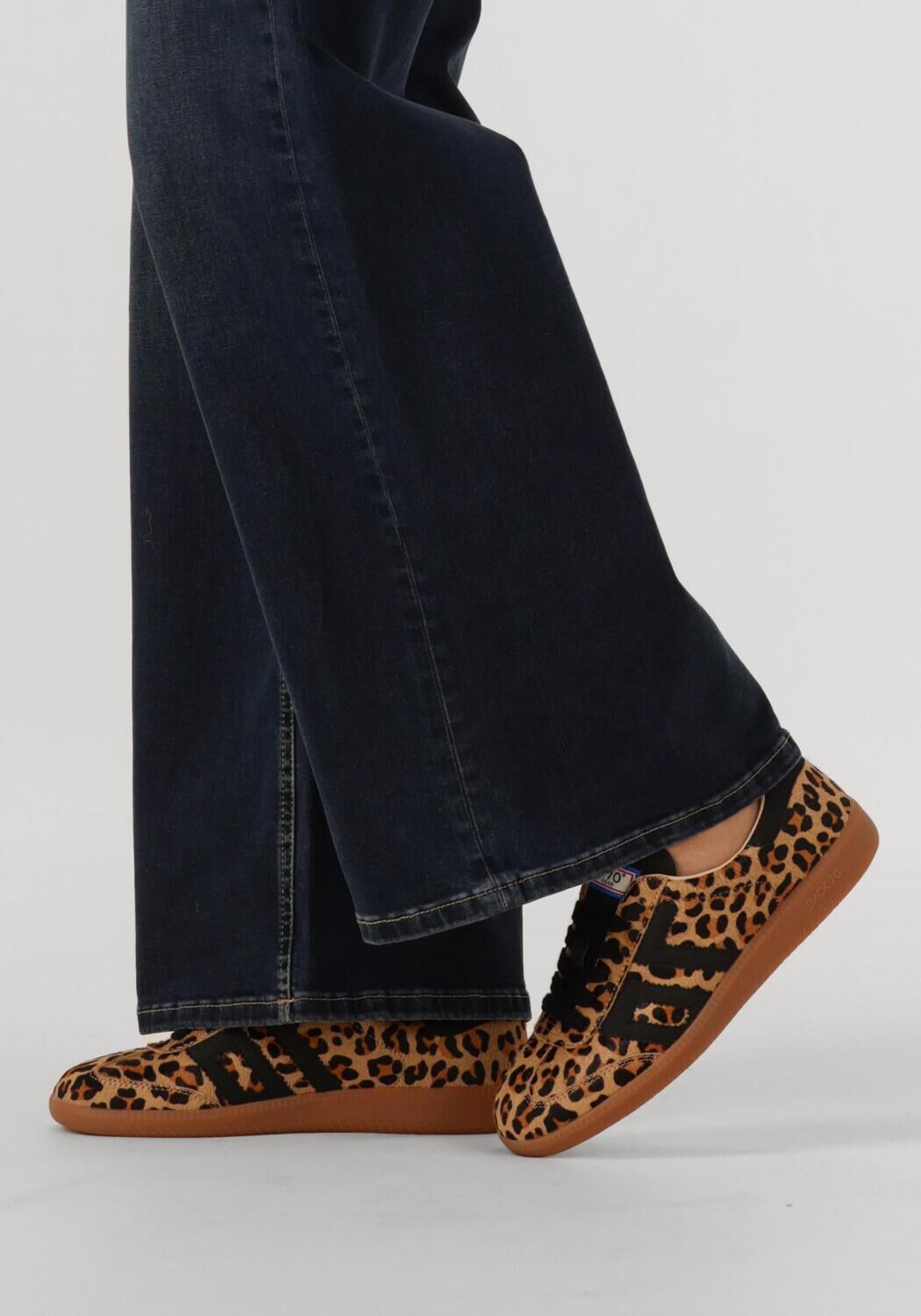 Bruine BACK70 Lage sneakers CLOUD - large