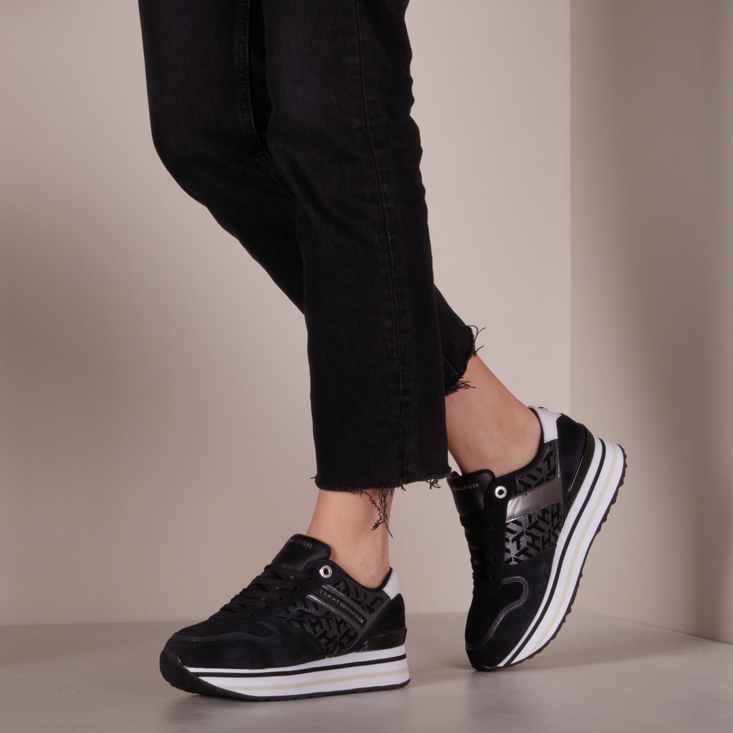 TOMMY HILFIGER Dames | Betaal achteraf | Voor 23:59 besteld, morgen in huis  | Omoda