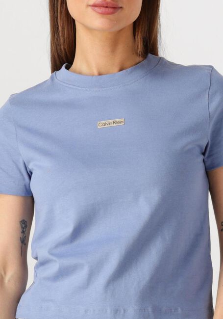 Blauwe CALVIN KLEIN T-shirt PLACED INSTITUTIONAL BABY TEE - large