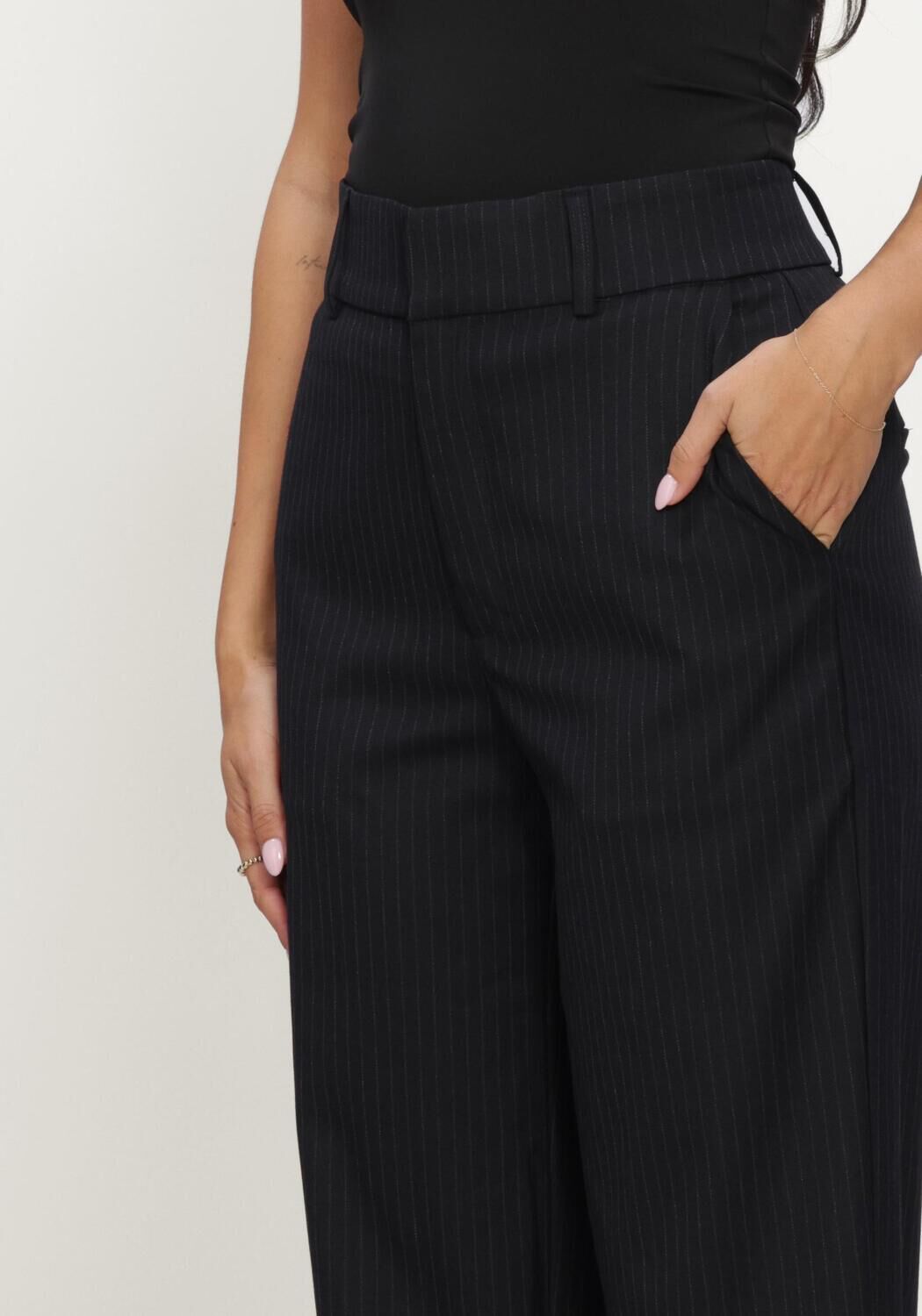 Zwarte NEO NOIR Pantalon NATHALIE SLIM PINSTRIPE PANTS - large