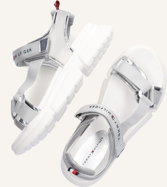 Zilveren TOMMY HILFIGER Platte sandalen 31048 Zilveren TOMMY HILFIGER Platte sandalen 31048 - large