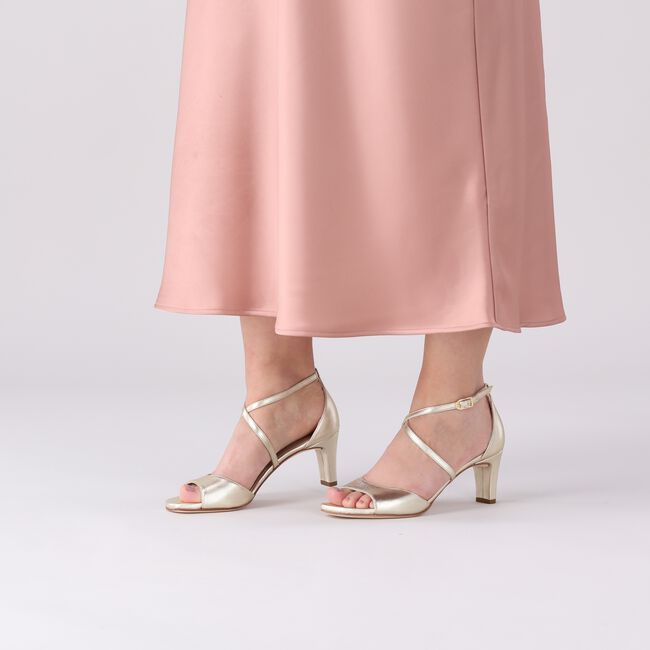Gouden UNISA Platte sandalen MOPU Gouden UNISA Platte sandalen MOPU - large