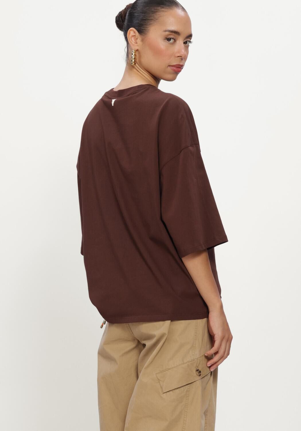 Bruine ALIX THE LABEL Tops & T-shirts LADIES KNITTED THE LABEL OVERSIZED T-SHIRT - large