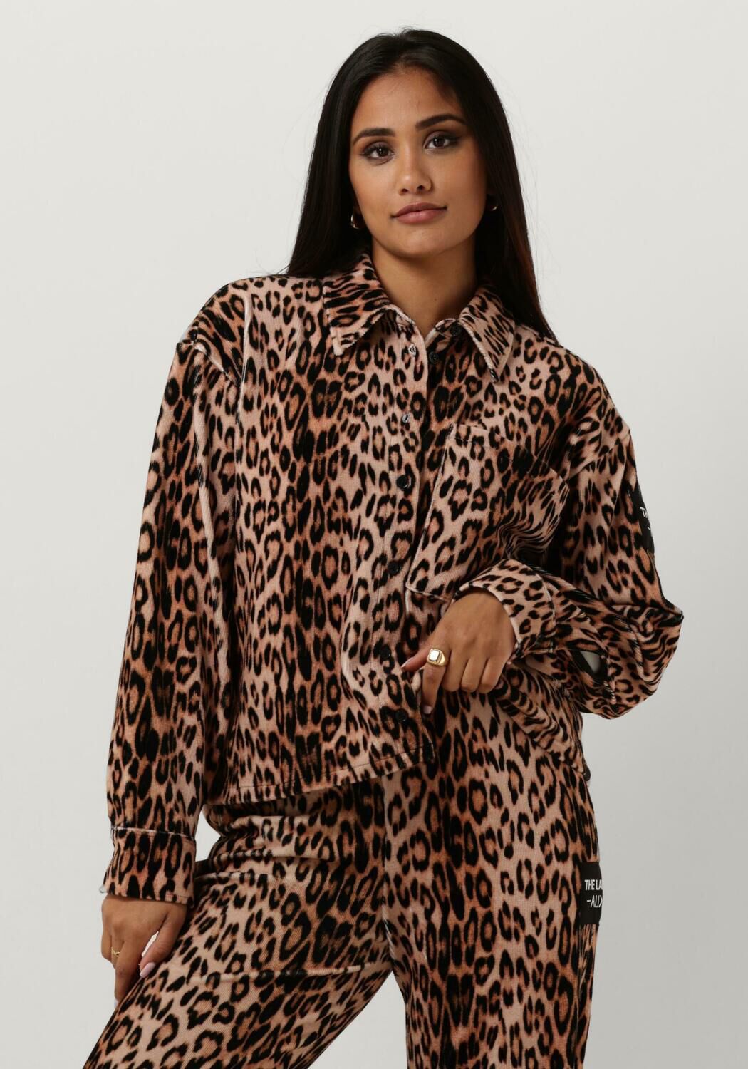 ALIX THE LABEL Dames Blouses Ladies Woven Leopard Velvet Blouse Bruin