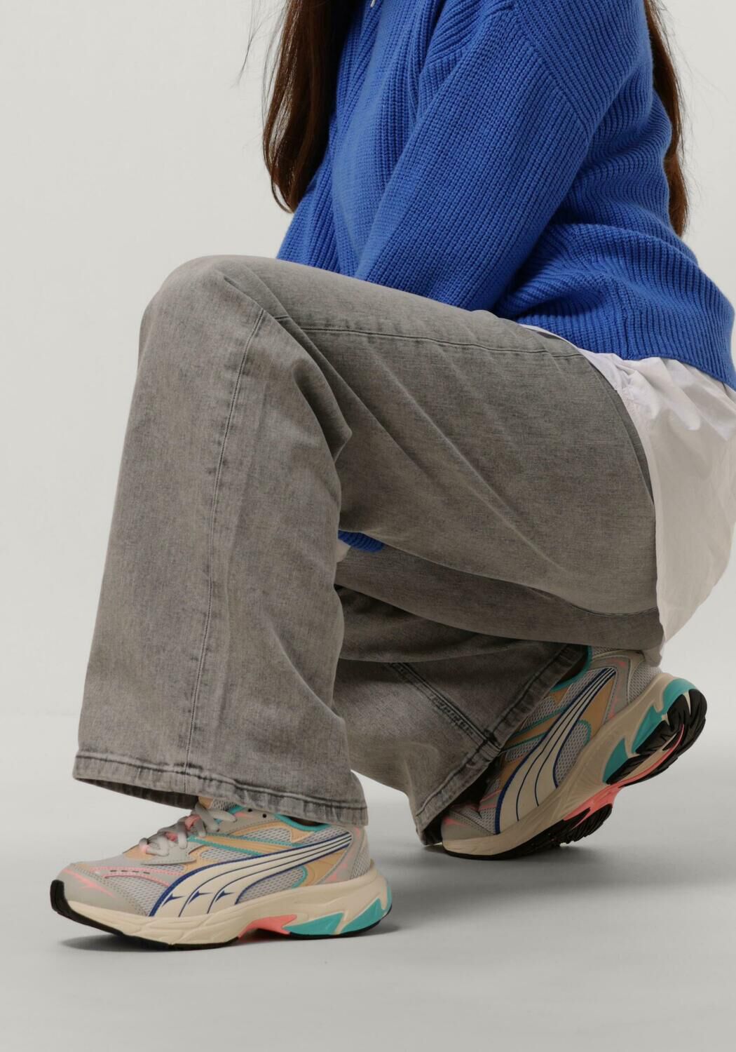 Grijze PUMA Lage sneakers PUMA MORPHIC - large