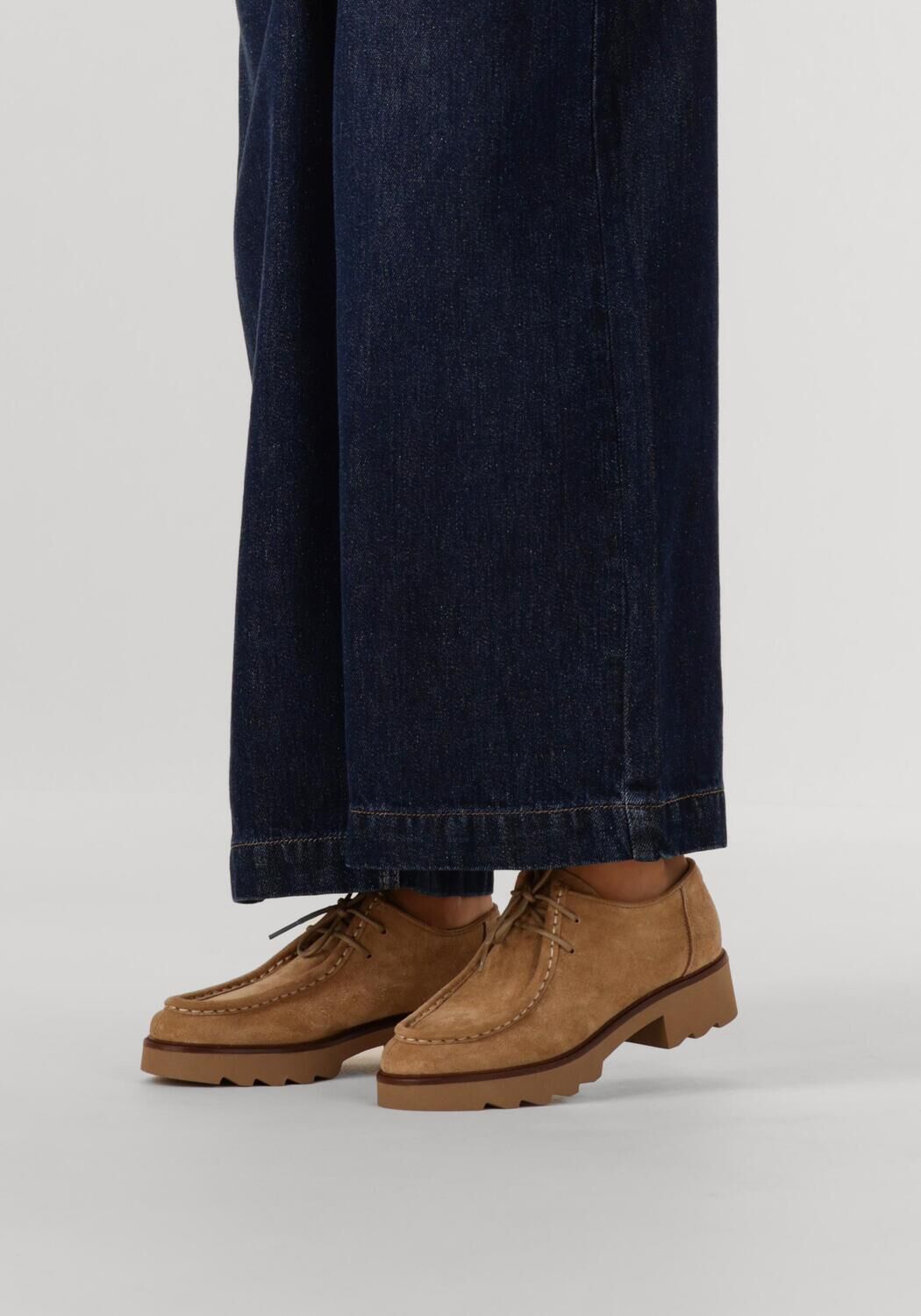 Beige CTWLK Veterschoenen SOGOS - large