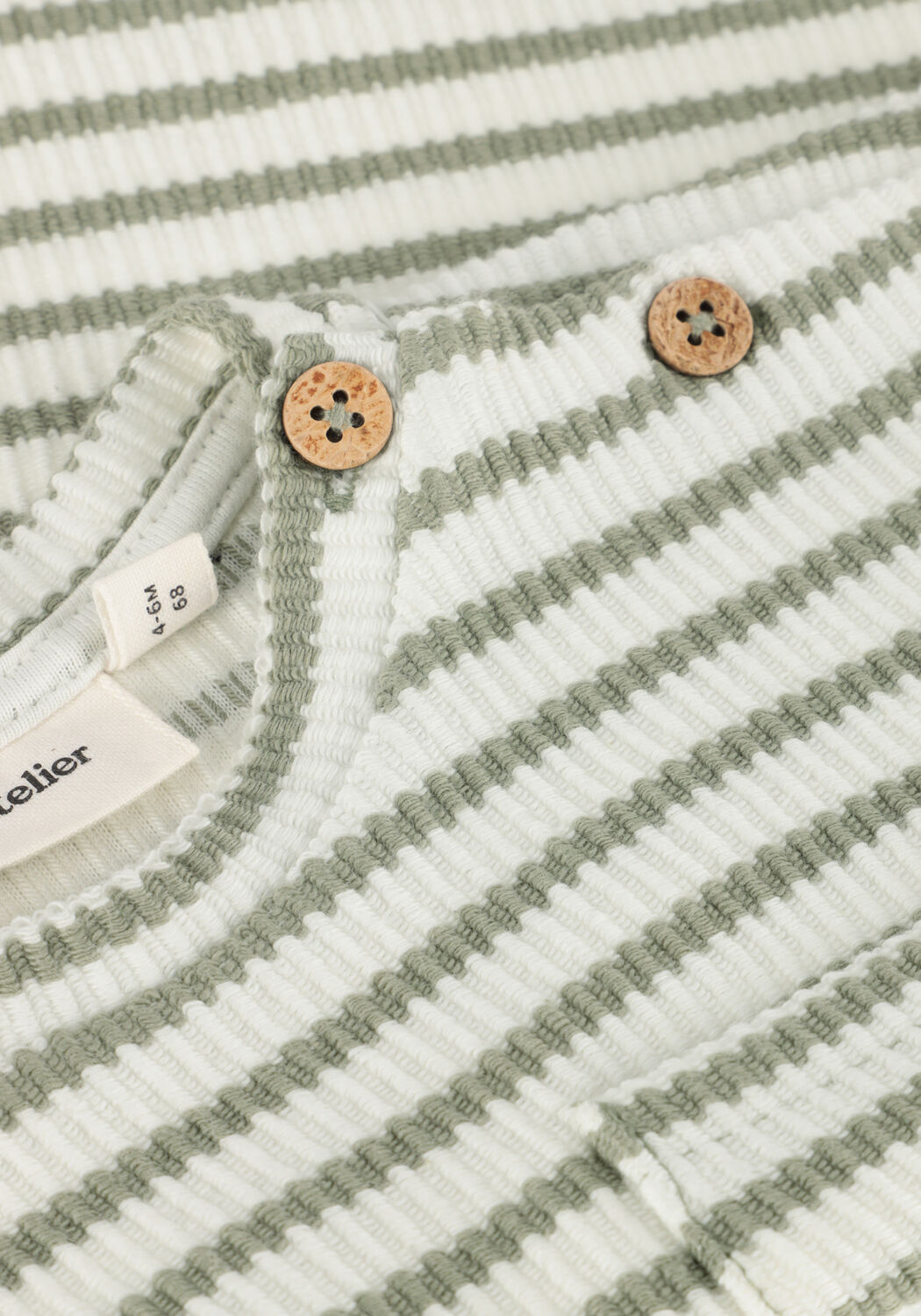 Olijf LIL' ATELIER T-shirt NBMTADEO SS LOOSE TOP LIL - large