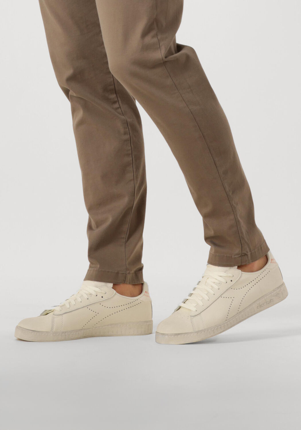 Witte DIADORA Lage sneakers GAME L LOW PLUSH - large