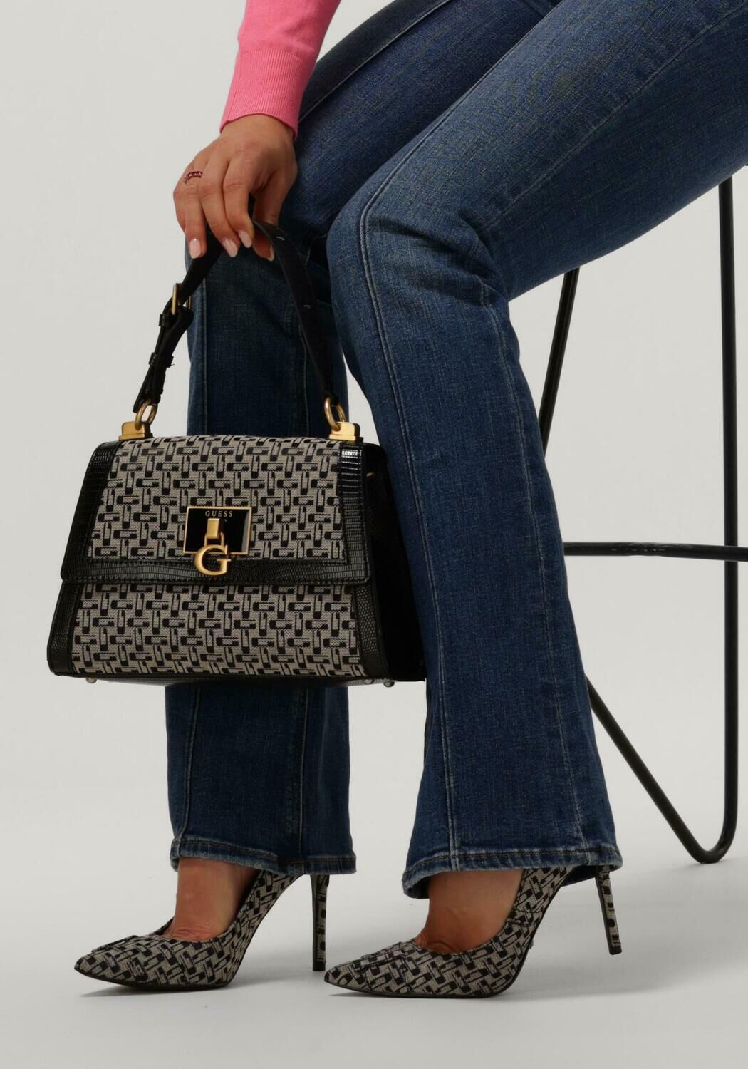 Zwarte GUESS Pumps AVEL - large