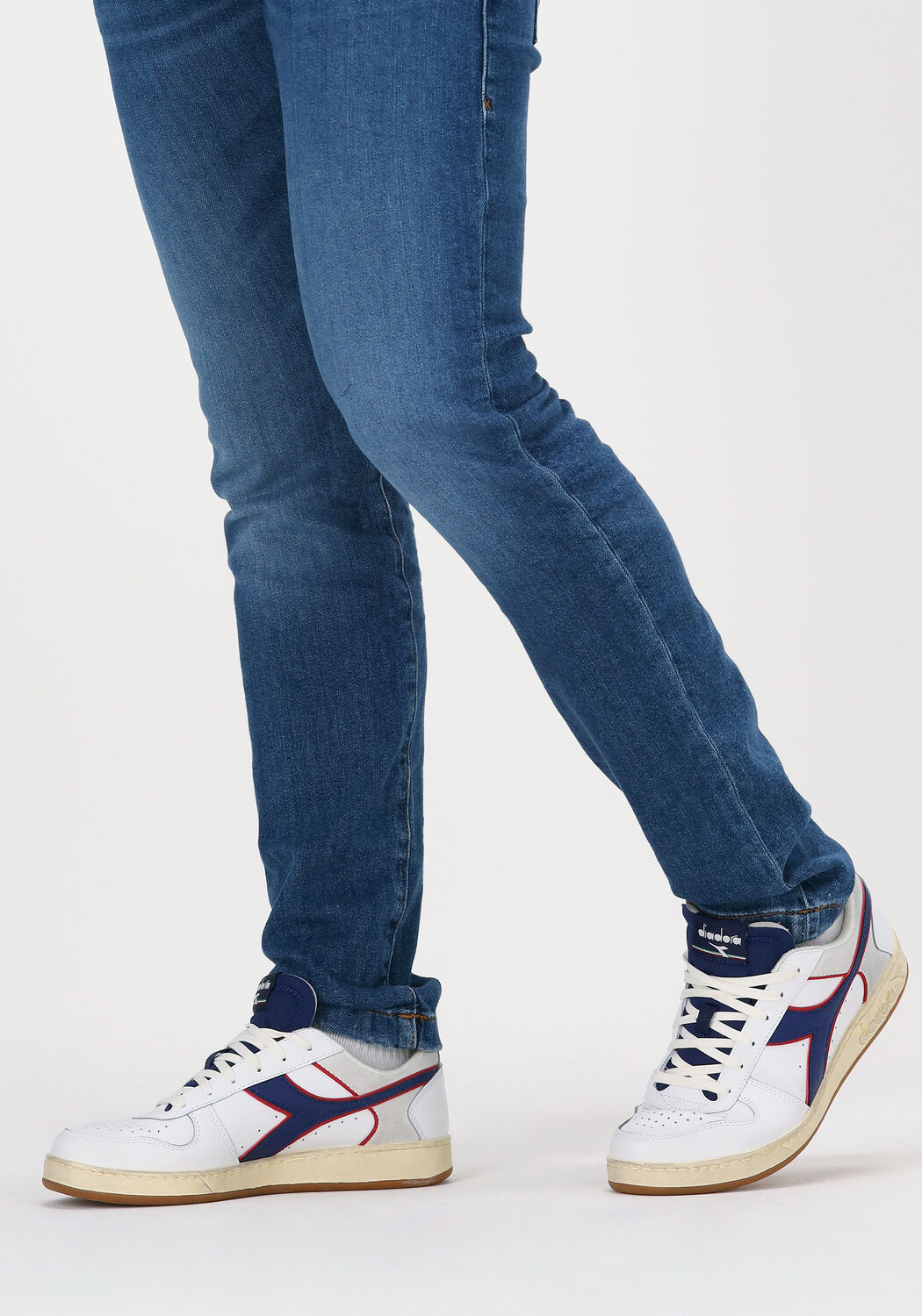 Witte DIADORA Lage sneakers MAGIC BASKET LOW ICONA - large