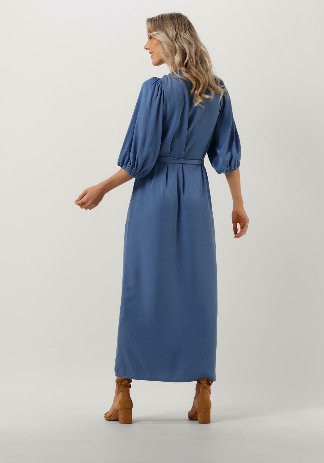 blauwe freebird maxi jurk wv wash satin vis 23 1