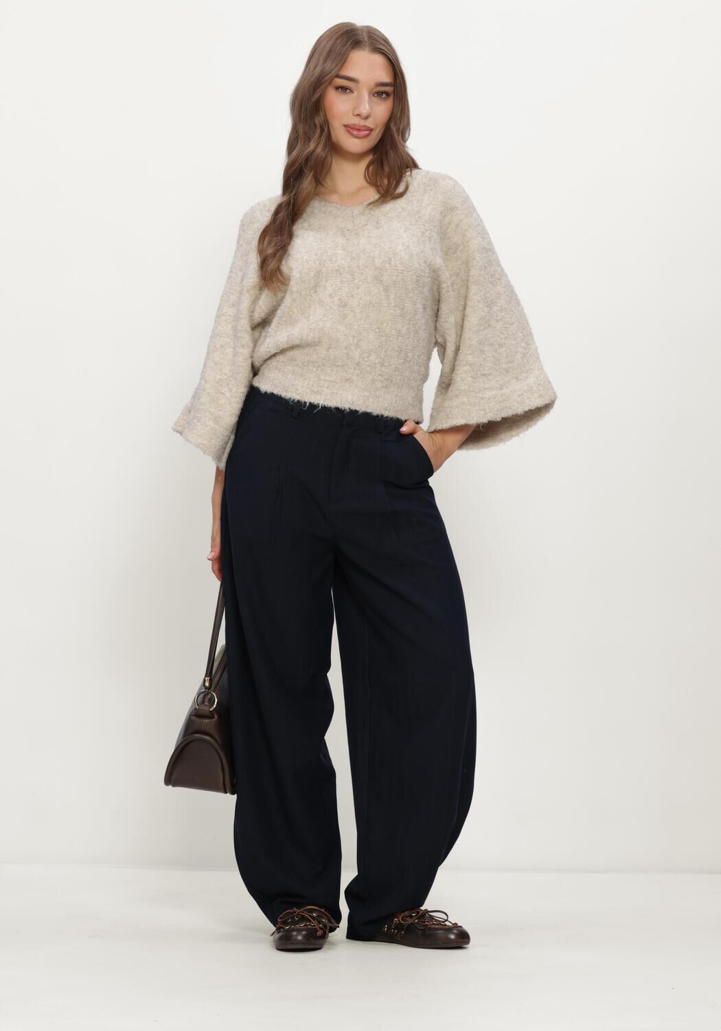 AIMEE THE LABEL Dames Truien & Vesten Clippow6 Knitted Sweater Beige