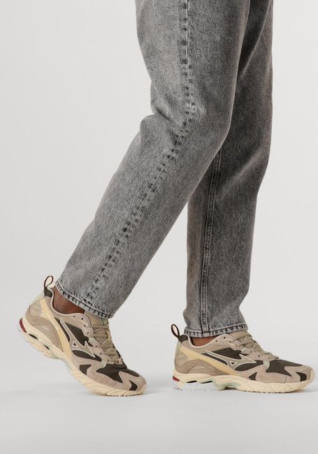 Beige MIZUNO Lage sneakers WAVE RIDER 10 PREMIUM HEREN - large