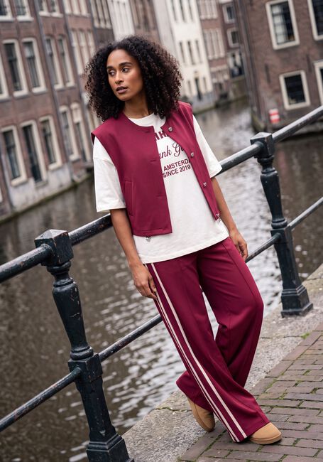 Creme POM AMSTERDAM T-shirt TESS YOU'RE INVITED - large