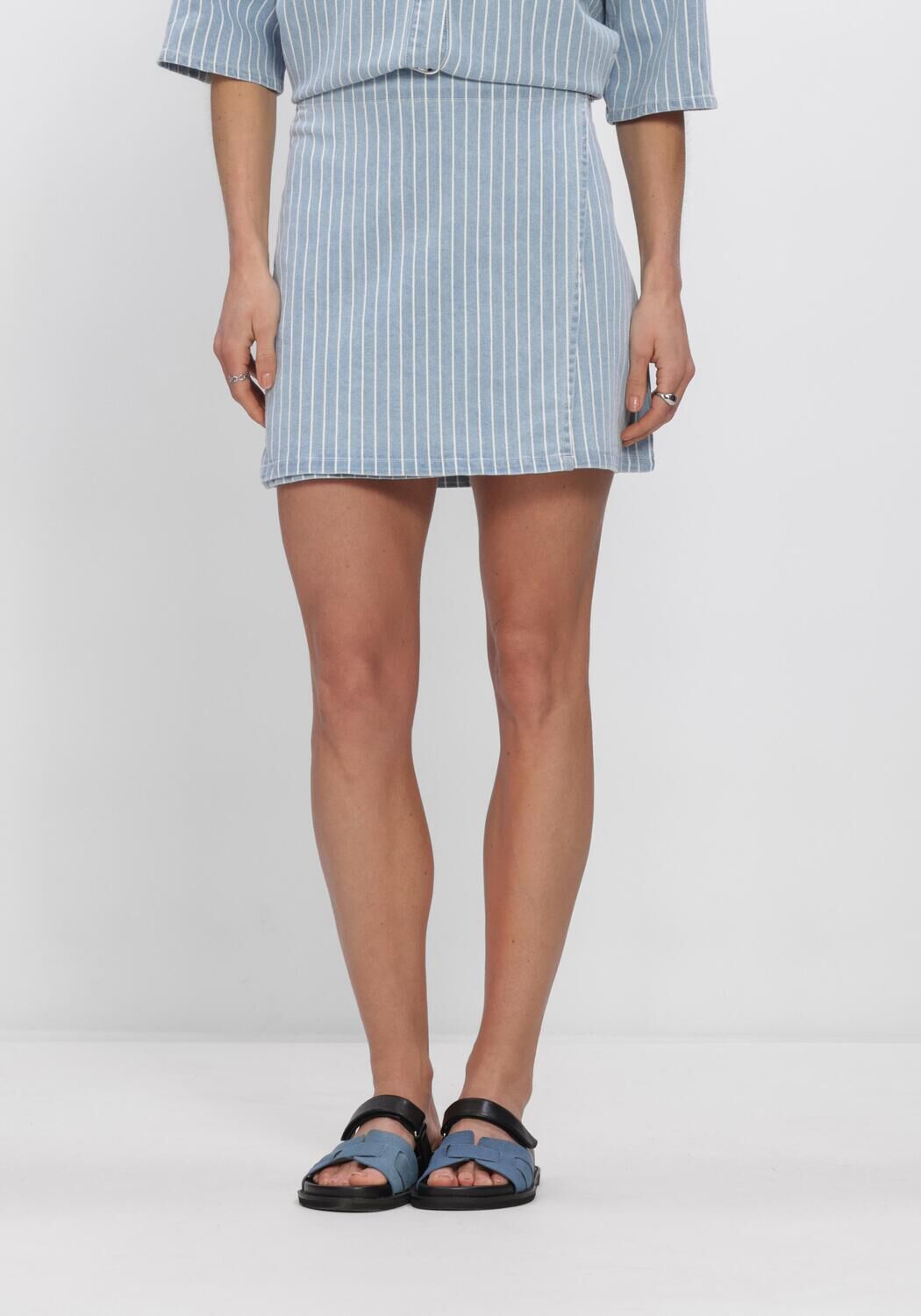 Blauwe OBJECT Shorts OBJSANNI MW SHORT DENIM SKIRT - large