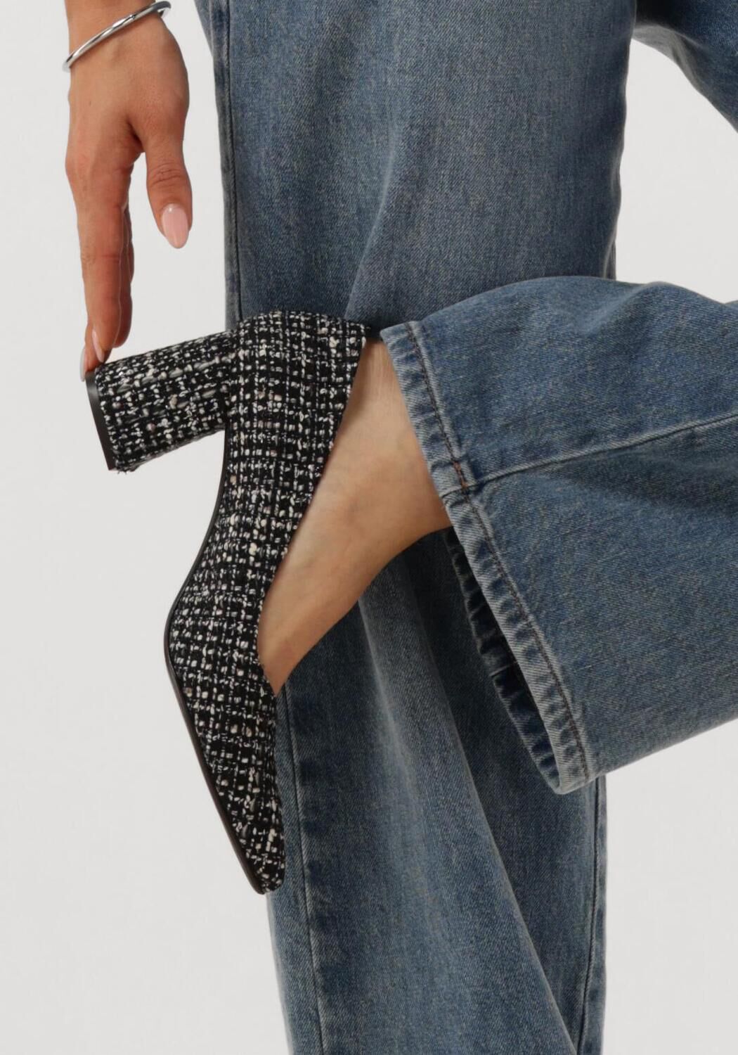 Zwarte NOTRE-V Pumps 2333C - large