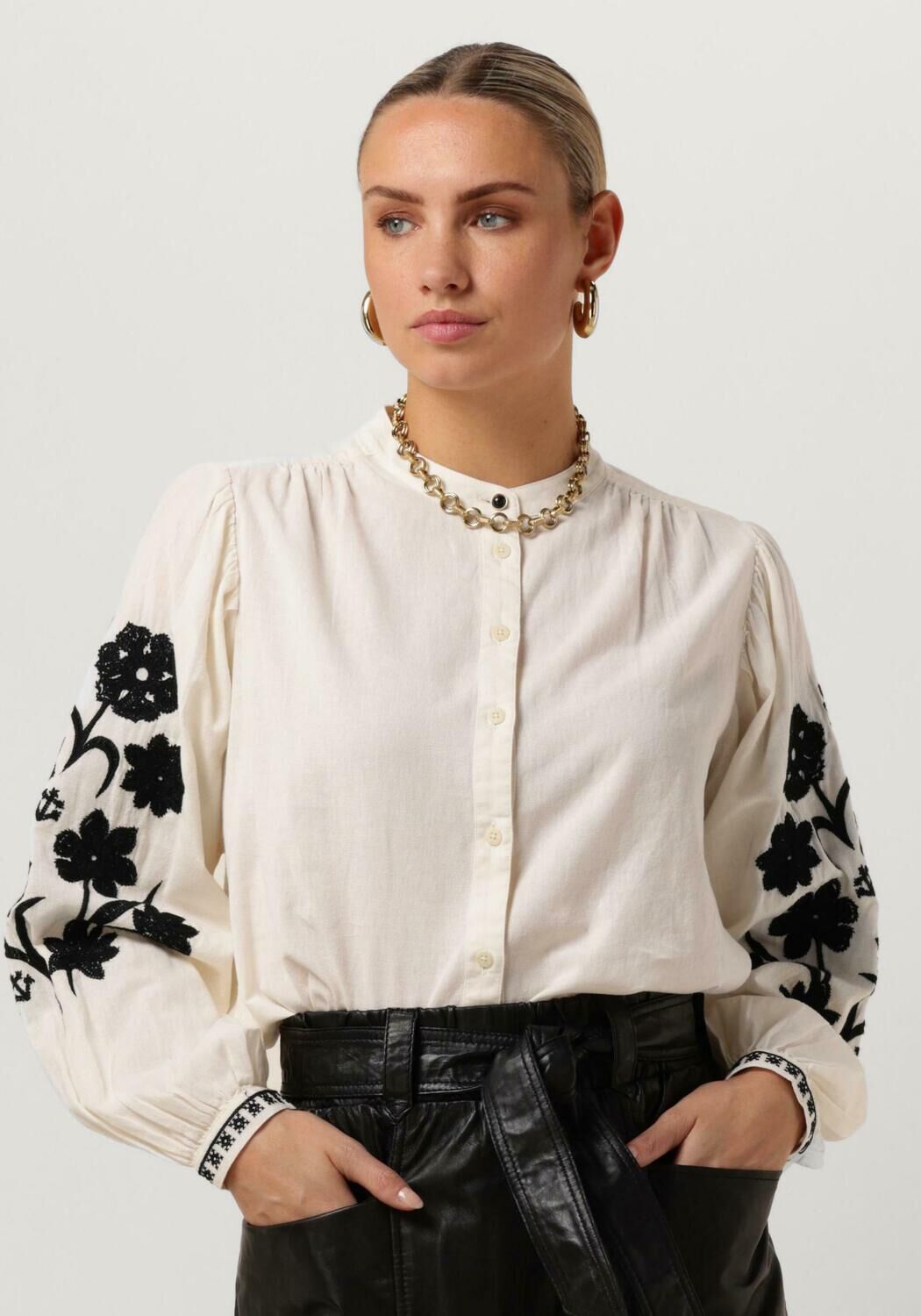 SCOTCH & SODA Dames Blouses Shirt With Embroidered Sleeve Gebroken Wit